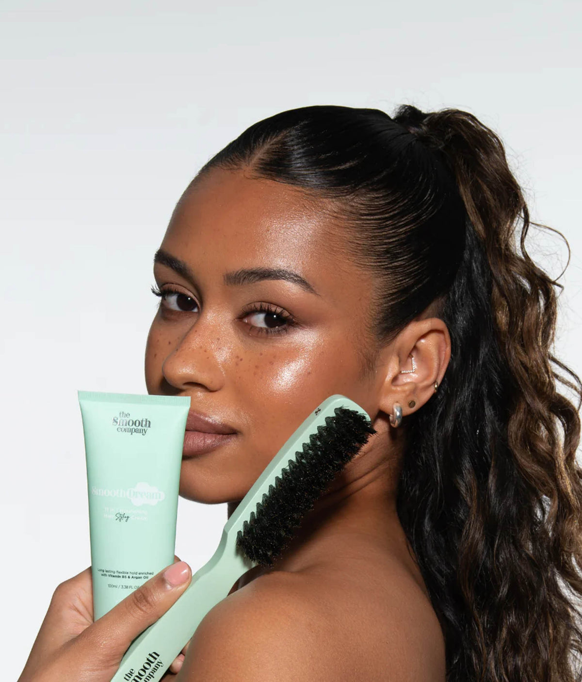 Curved Smoothing Hair Brush - MANE MASTER™